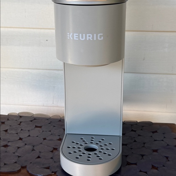 Keurig K-Mini Coffee Maker - Picture 7 of 11